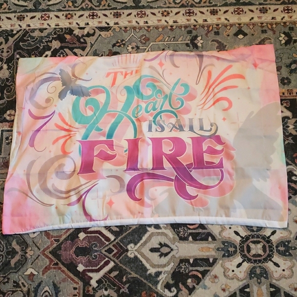 2/$15 NWOT Set of 2 Pillowcases (The Raven Cycle) - Picture 2 of 2